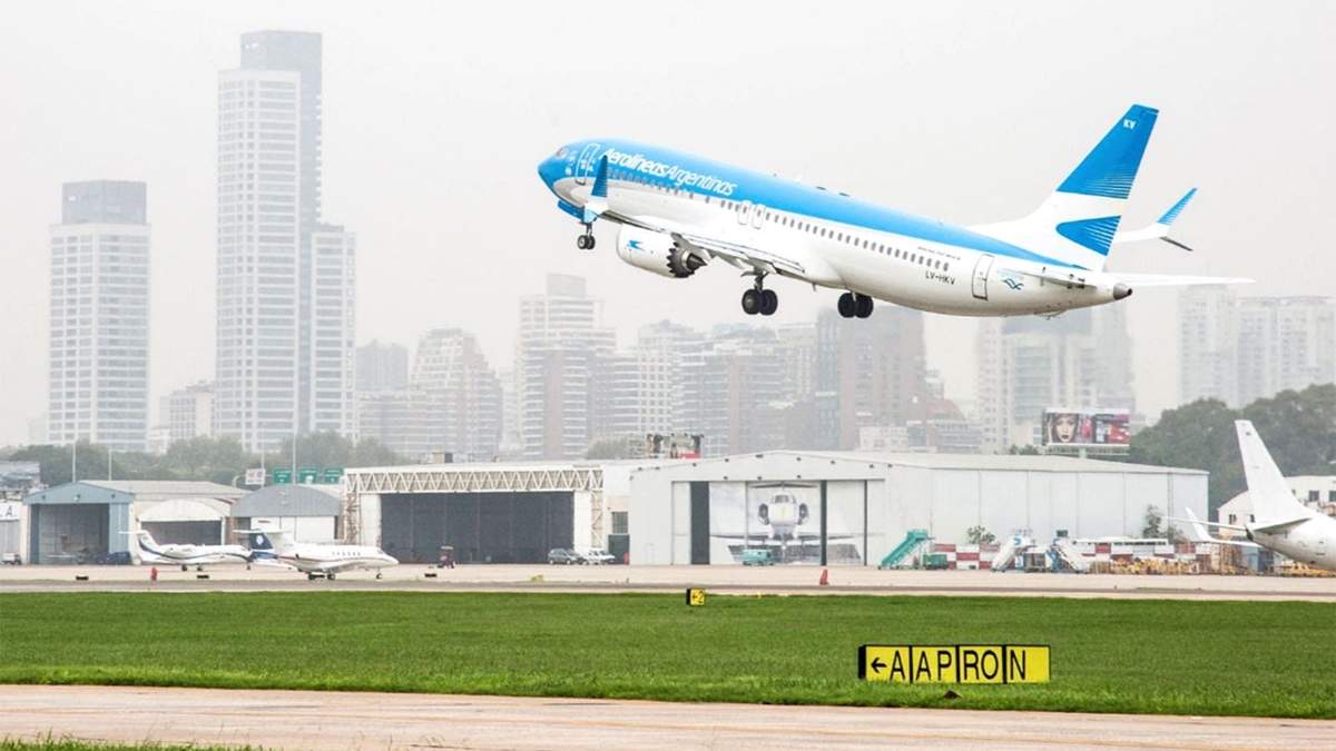 La actividad aérea nacional e internacional volvería a partir de la próxima semana. Fuente: (Twitter)