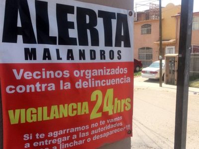 Cansados de los asaltos, vecinos en Tijuana compran "patrulla" para rondines de vigilancia