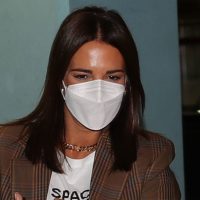 A Paula Echevarría la sorprenden en la calle y gracias a su ropa se puede notar cómo luce su pancita