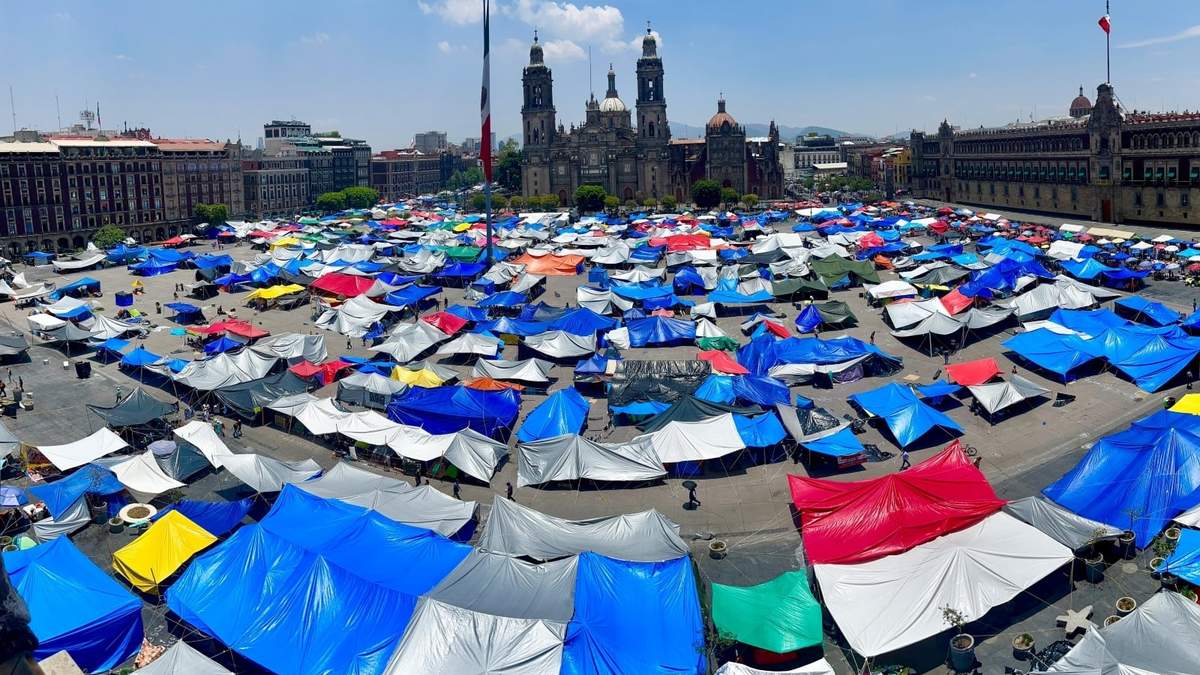 El plantón de la CNTE en el Zócalo capitalino