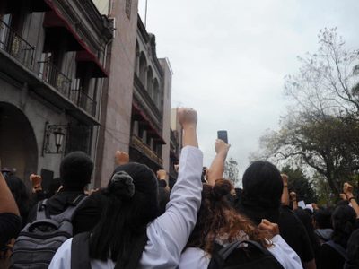 Marchan universitarios en Veracruz; reprochan la muerte de 14 estudiantes desde 2018