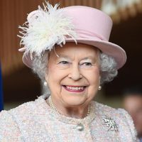 Con Harry y Meghan fuera, la Reina Isabel revela un secreto inesperado. ¿Una táctica insuperable?