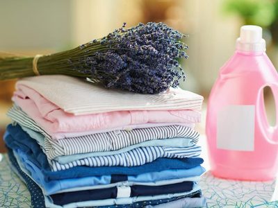No gastes fortuna en suavizantes: prepará este casero y natural con el más rico olor