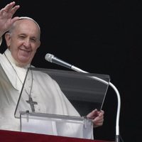 Tras operación, el Papa Francisco permanecerá hospitalizado siete días