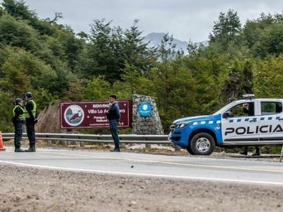 Una pareja de San Martín de los Andes protagonizó un peligroso vuelco