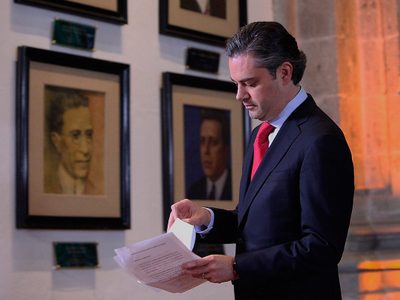 Tras marchas, bloqueos y hasta muertos, Nuño celebra diálogo con la CNTE