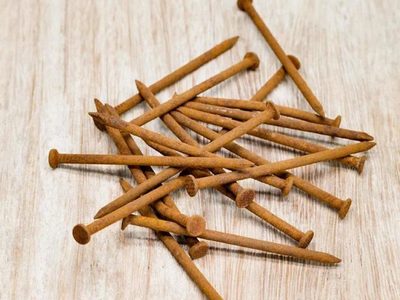 Si guardás clavos viejos en un frasco: son un tesoro para los proyectos DIY más fáciles para decorar