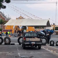 Pueblos cholultecas bloquean carretera y demandan a gobierno que frene urbanización de sus tierras