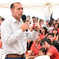 Gutiérrez realizó la entrega de viviendas en el barrio Cuenca XV de la capital