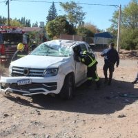 Conductor alcoholizado cruzó el semáforo en rojo en plena Ruta 7, provocó un triple choque y volcó