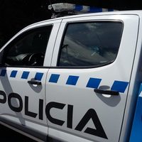 Un hombre golpeó a su pareja con una escoba y los vecinos casi lo linchan