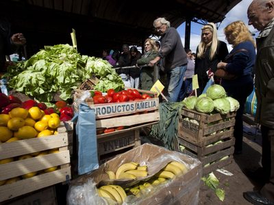 Se juntaron y pusieron una verdulería con el IFE