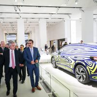 Alberto Fernández visitó la Volkswagen y consiguió inviersiones por 800 millones de dólares