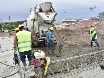 Avanzan las obras de pavimentación en el oeste de la capital neuquina