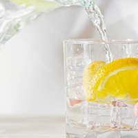 Agua con limón: conocé lo valiosa que es para tu cuerpo y cuándo debés tomarla