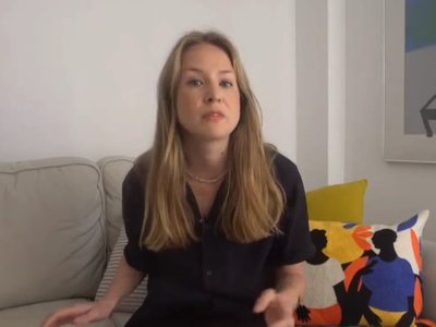 Periodista rusa Inna Afinogenova explica su salida de RT: Nunca voy a estar de acuerdo con la guerra