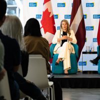 Canadá impone sanciones al sector petrolero y gasístico de Rusia