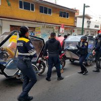 Ahora van contra mototaxis en Venustiano Carranza; remiten al corralón a 26 y detienen a tres personas