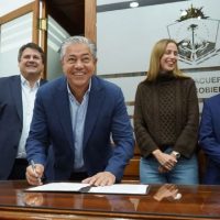 El Gobierno anunció el comienzo de las obras de asfalto en la calle Futaleufú y en las rutas 11 y 63