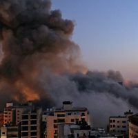 Israel lanza un intenso ataque aéreo y terrestre contra el norte de la Franja de Gaza
