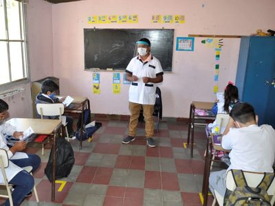 Pese a declaraciones de otro funcionario, Salud recomienda seguir con el uso de barbijo en escuelas