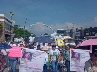 Marchan por la desaparición de dos hombres y una mujer en Chiapa de Corzo