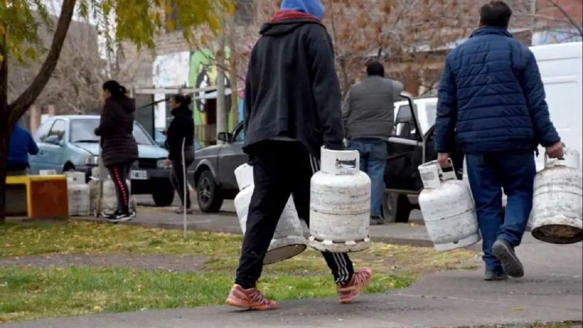 El gobierno dijo que en la anterior gestión no había control en la entrega de las garrafas. Fuente: (Facebook)