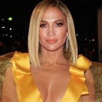 ¡Bombón! Las fotos de Jennifer Lopez luciendo esta prenda de cuero es justo lo que todos necesitan