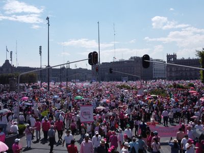 Gobierno de CDMX reporta 90 mil personas en protesta a favor del INE; organizadores más de 500 mil