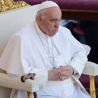 El Papa viajará a Canadá para pedir perdón a los indígenas, pese a sus problemas de movilidad