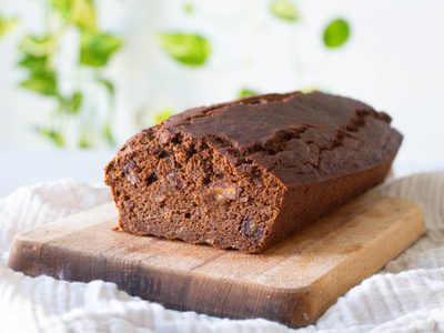 Budín de algarroba y banana: la receta natural que podés preparar en menos de una hora para acompañar unos mates