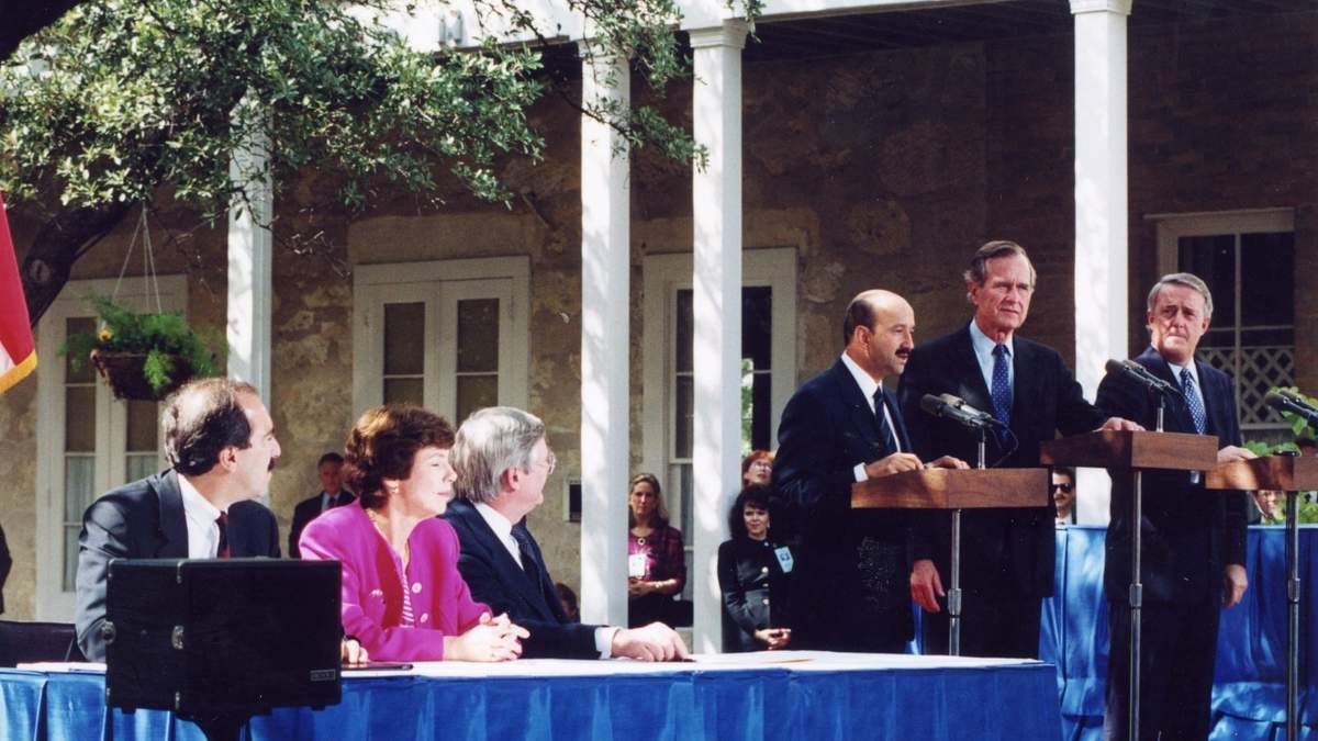 Salinas, Bush padre y Mulroney. Acuerdo comercial entre México, EU y Canadá