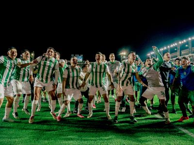 Banfield festejó el clásico ante Lanús y se salvó del descenso