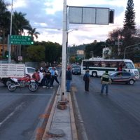 Empleados municipales paralizan Oaxaca para exigir el pago de su aguinaldo
