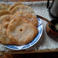 Con 3 ingredientes que seguro ya tenés, hacé esta receta para las tortas fritas más crocantes