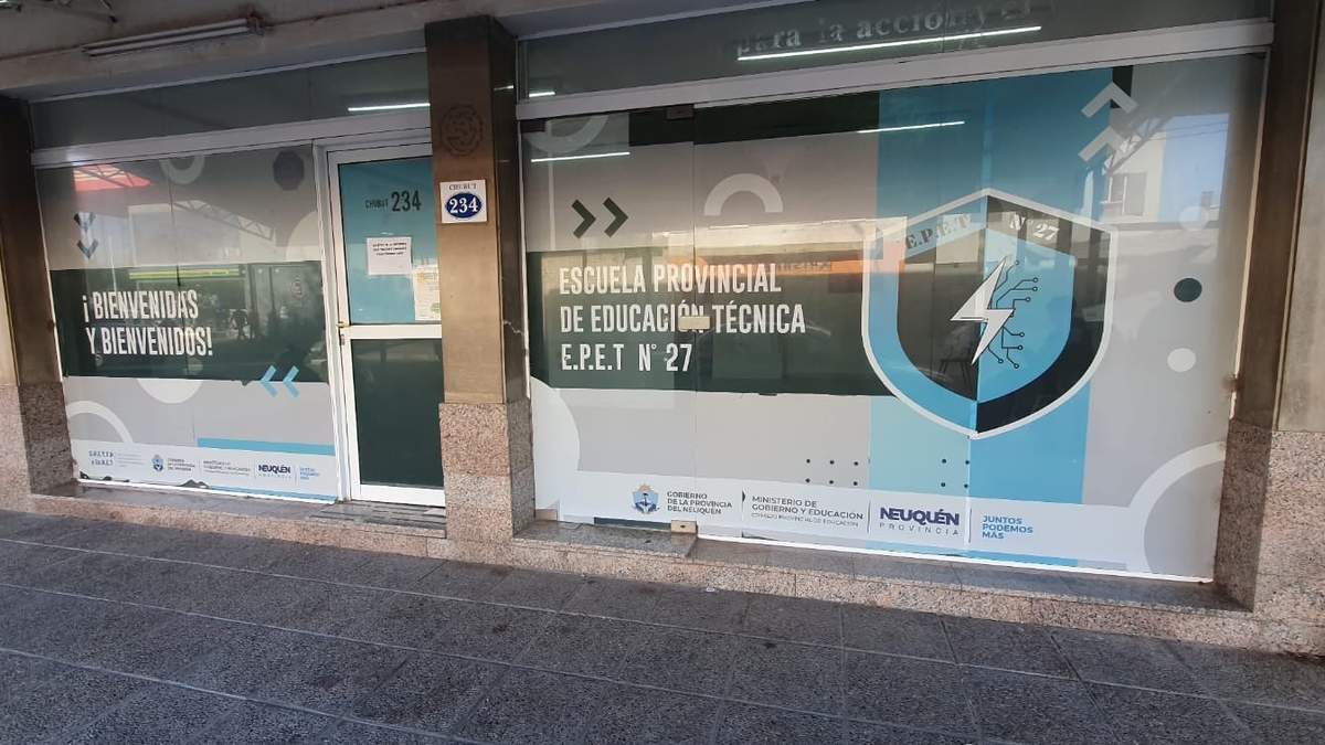 La EPET 27 funciona en un anfiteatro de Neuquén capital. Fuente: (Javier Manzano)