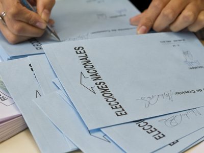 Lanzan una campaña para combatir la desinformación de los jóvenes en la previa de las Elecciones