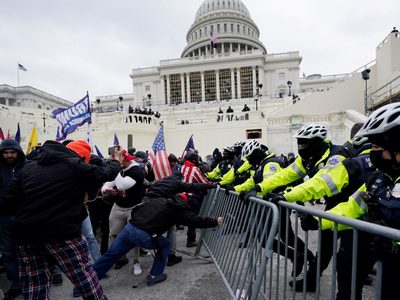 Donald Trump asegura que lo investigan por ataque al Capitolio