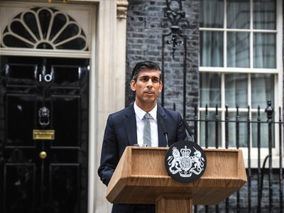 Rishi Sunak prometió que "solucionará" los errores de Liz Truss como primera ministra