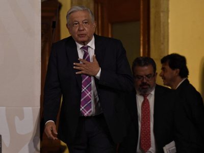 AMLO reprocha a Calderón por no hablar de García Luna, pero descarta juzgarlo