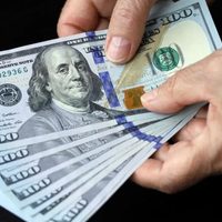 Ahorristas se refugian en dólares: los depósitos superan los US$35.000 millones en plena campaña electoral