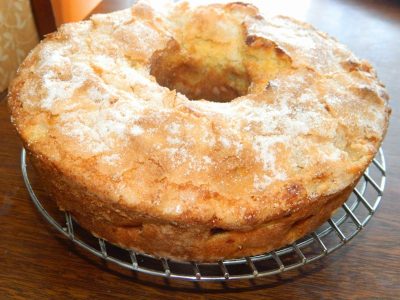 Torta húmeda de manzanas, la receta que vas a amar para lucirte a la hora del mate