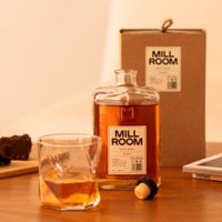 Un whisky escocés premium con aroma a flores y frutos rojos