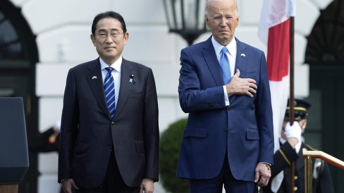 El presidente estadunidense Joe Biden con el primer ministro japonés Fumio Kishida en la Casa Blanca en Washington, el 10 de abril de 2024