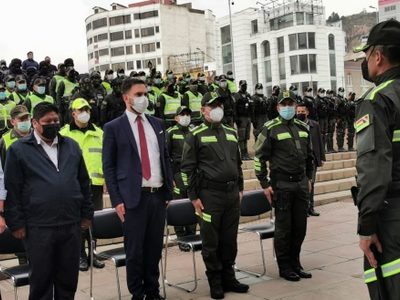Bolivia reemplaza a comandantes de la Policía por "uso desmedido de la fuerza" en protestas