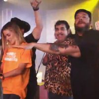 Tunden en redes a Pato Machete, Genitallica y otros músicos por promo con Samuel García