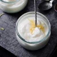 La mousse de limón más versátil y cremosa que te sirve para todas las tartas y postres