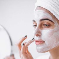 Con 1 bolsita de té y estos valiosos ingredientes: prepará esta mascarilla para proteger tu piel de las arrugas