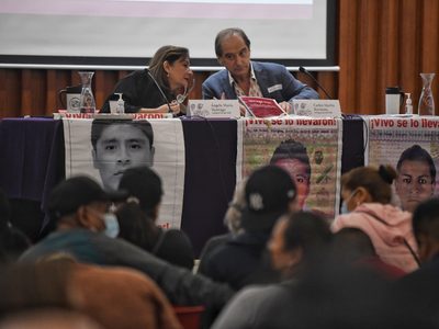 Padres de los 43 normalistas pedirán a Sheinbaum el regreso del GIEI