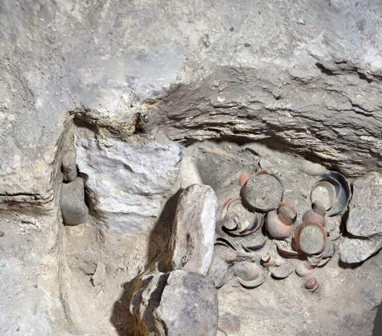 Tumba descubierta en San Juan Ixcaquixtla, Puebla